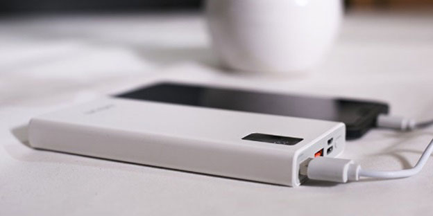  پاوربانک اکستروم مدل APB10K20W ظرفیت 10000